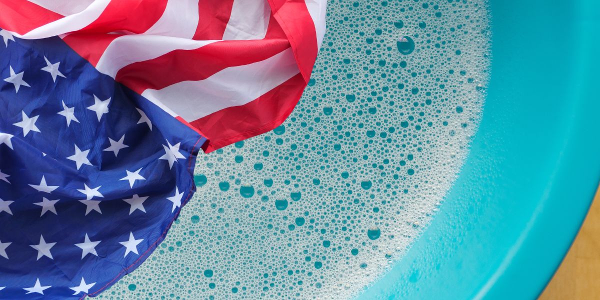 ¿Se puede lavar una bandera estadounidense?